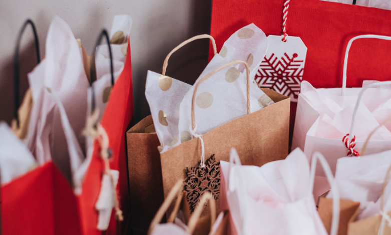 Sei già in crisi per i regali di Natale? Ecco qualche consiglio per acquisti originali e sostenibili!